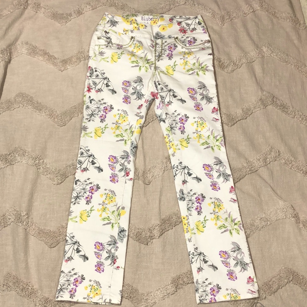 Beautiful Floral Bluberry Denim Pants in size 10 Pull-On